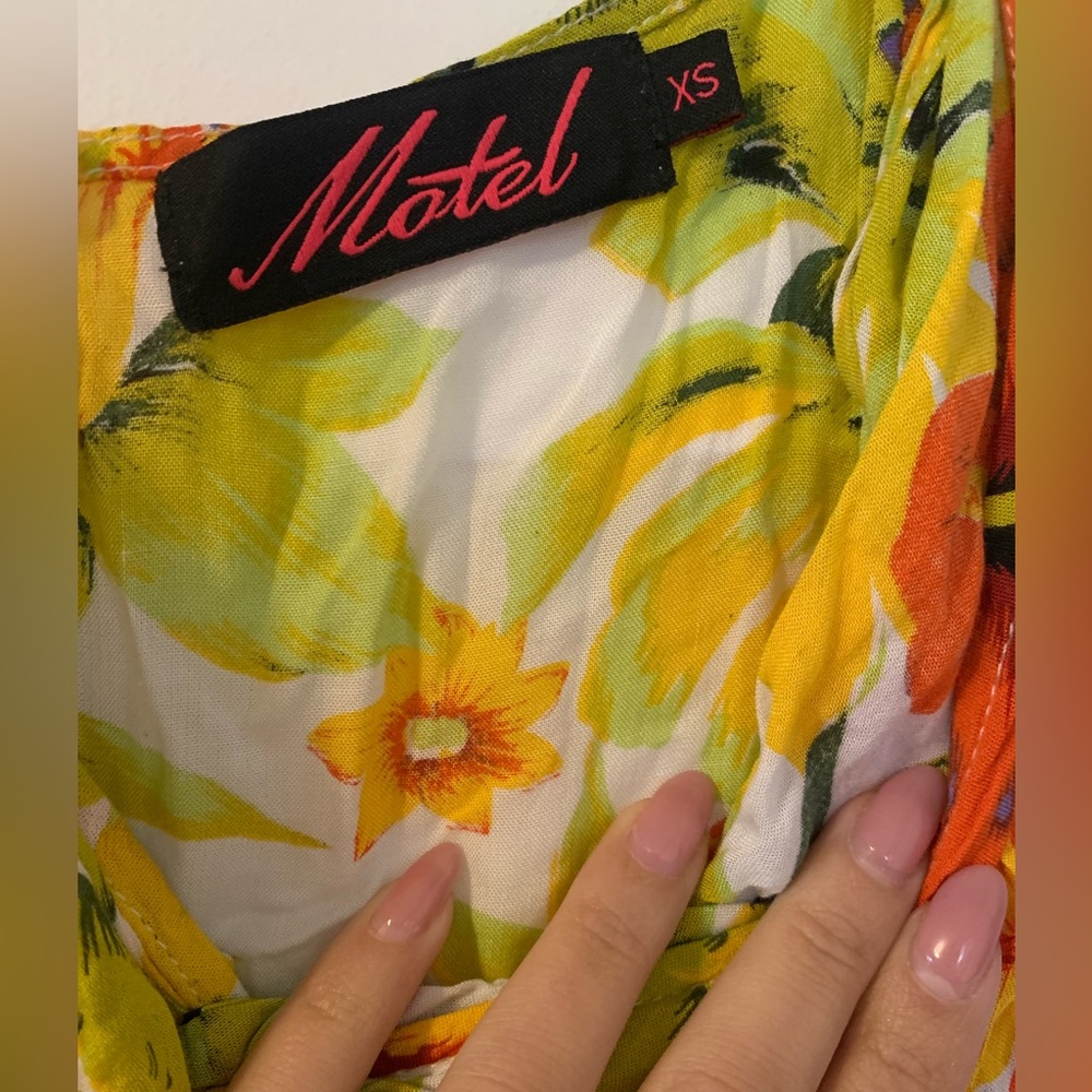 Motel Rocks floral romper - Picture 2 of 4
